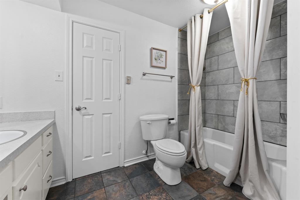 1807 Holm Oak Street Property Photo 19