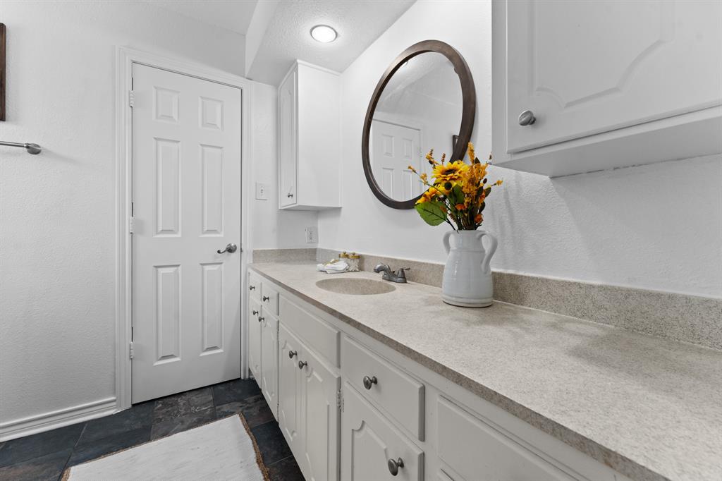 1807 Holm Oak Street Property Photo 23