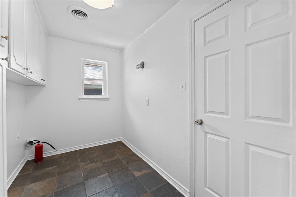 1807 Holm Oak Street Property Photo 28