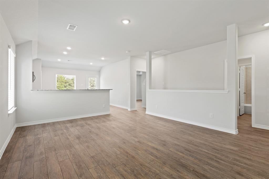 1600 Romans Road Property Photo 4