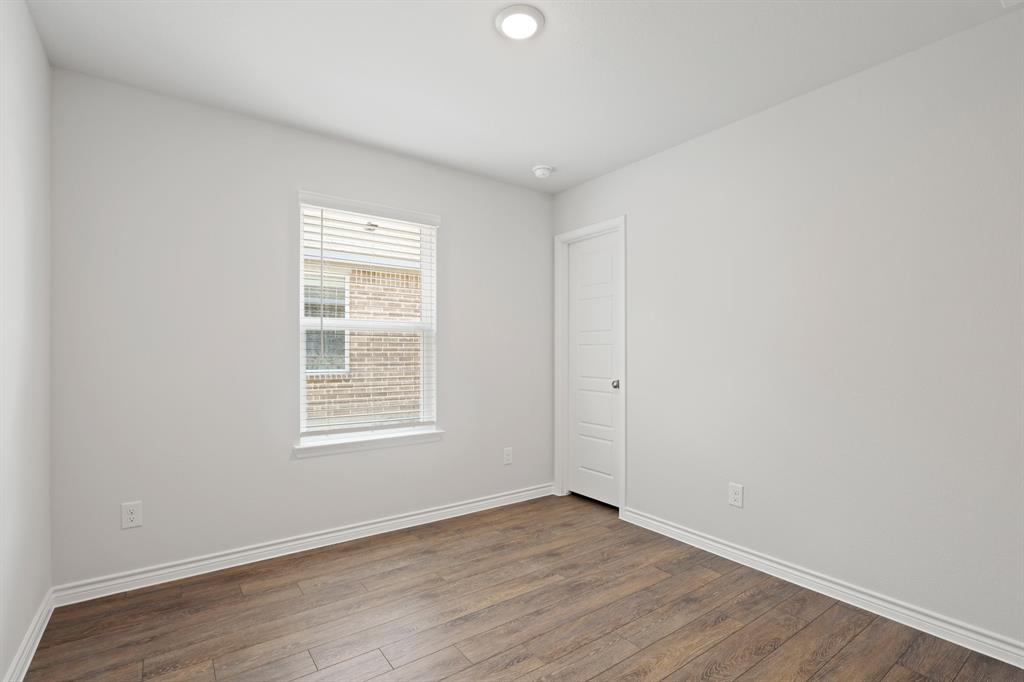 1600 Romans Road Property Photo 11