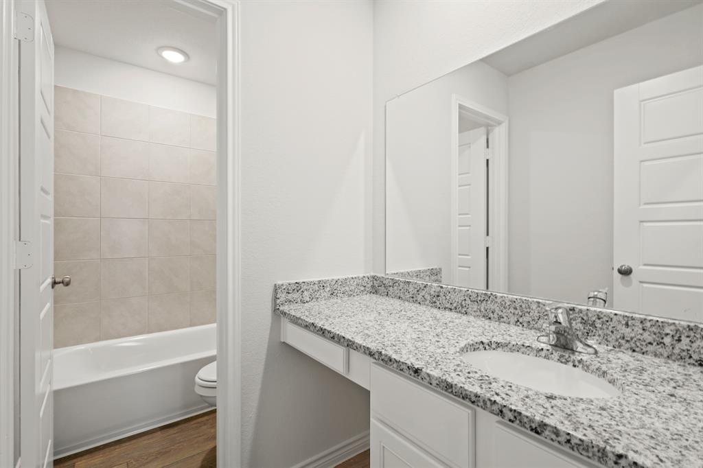 1600 Romans Road Property Photo 12