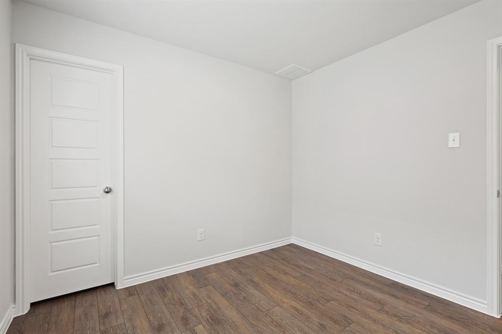 1600 Romans Road Property Photo 13