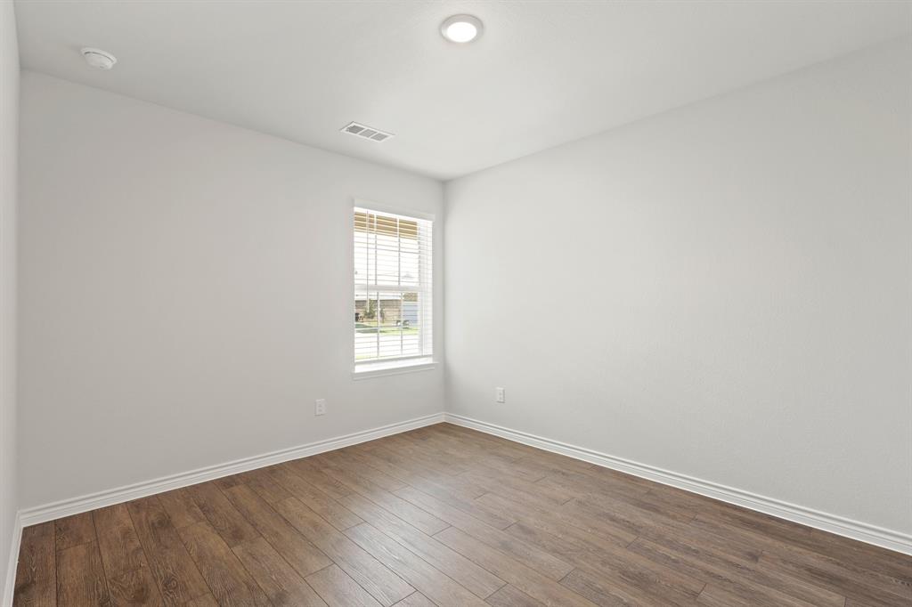 1600 Romans Road Property Photo 14