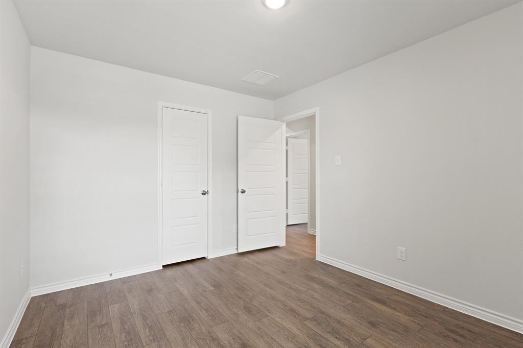 1600 Romans Road Property Photo 15