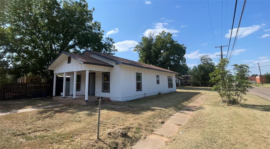 1300 N 9th Street Property Photo 1