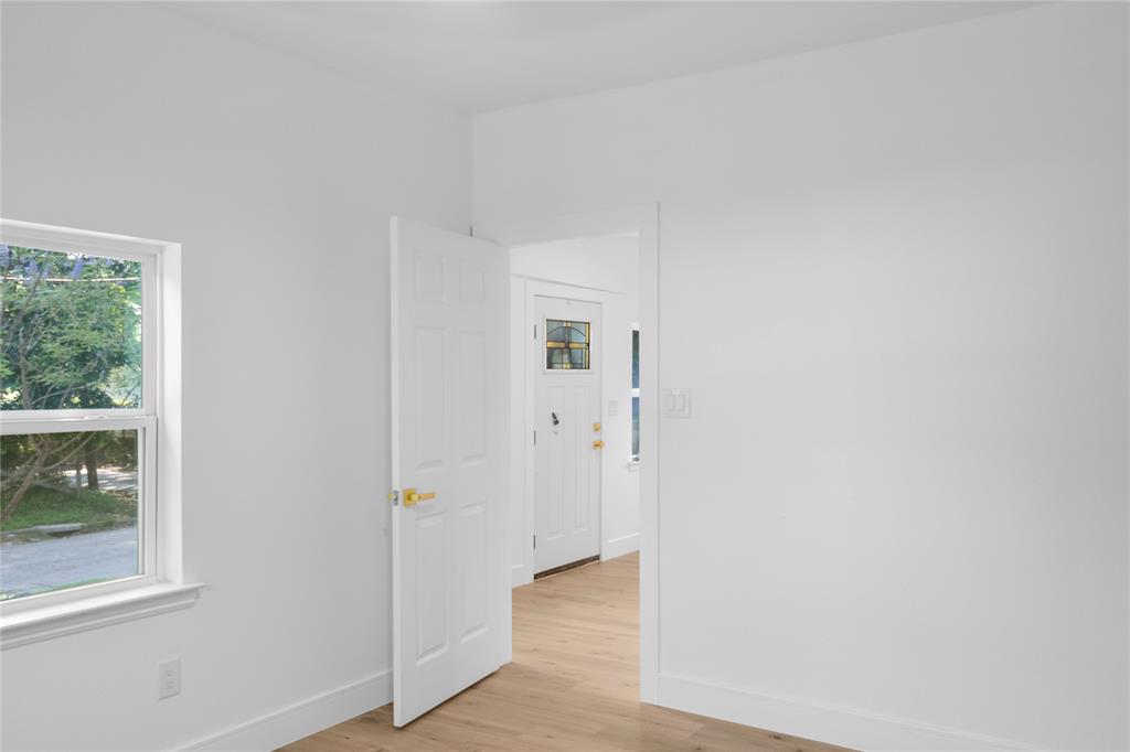 3400 Spence Street Property Photo 11