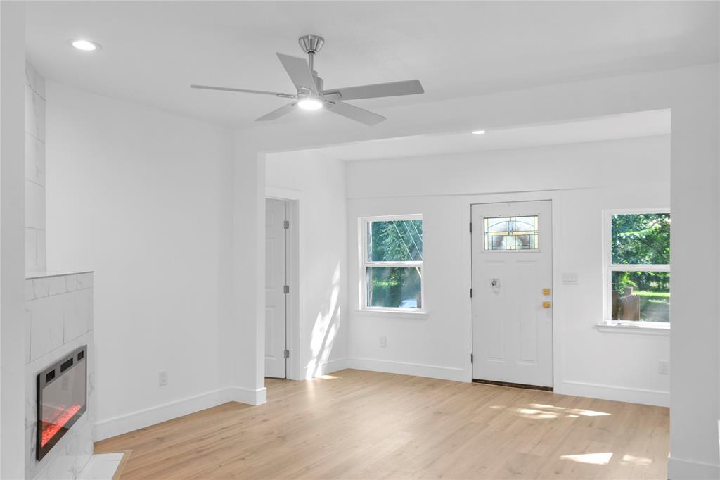 3400 Spence Street Property Photo 13