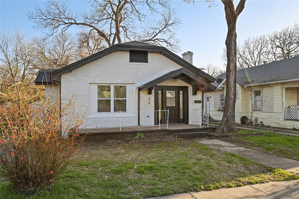 820 W College Street Property Photo 1