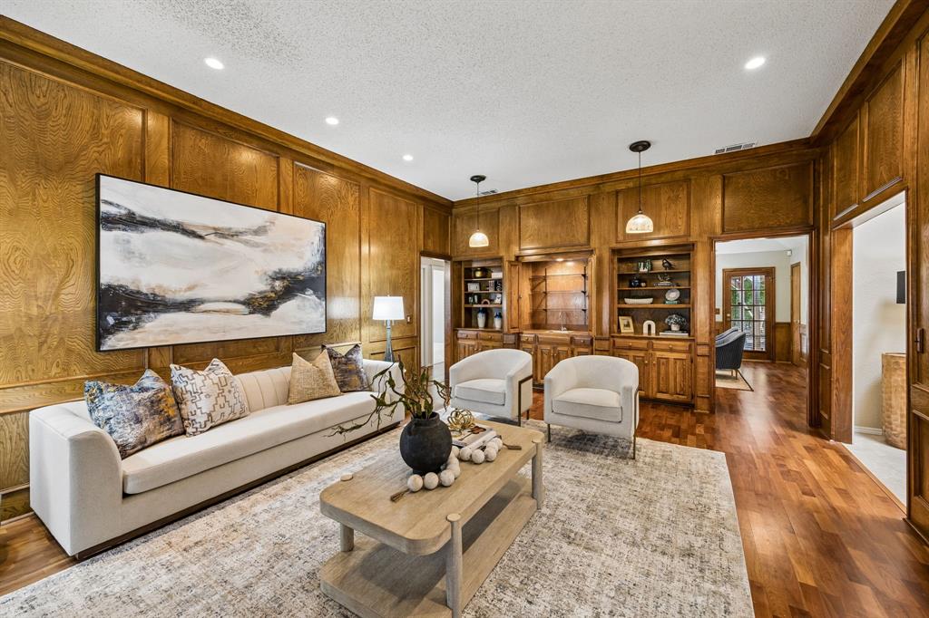 9918 Chimney Hill Lane Property Photo 4