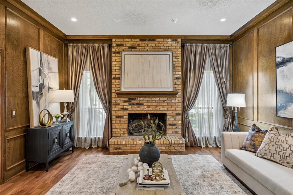 9918 Chimney Hill Lane Property Photo 6