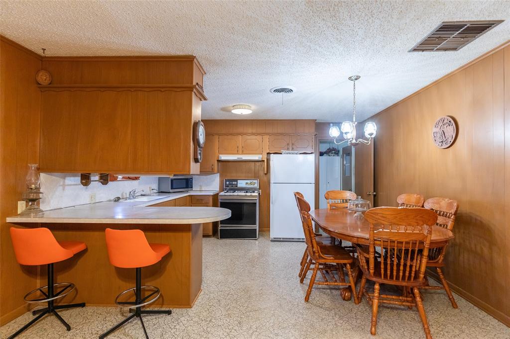 112 Cherry Property Photo 3