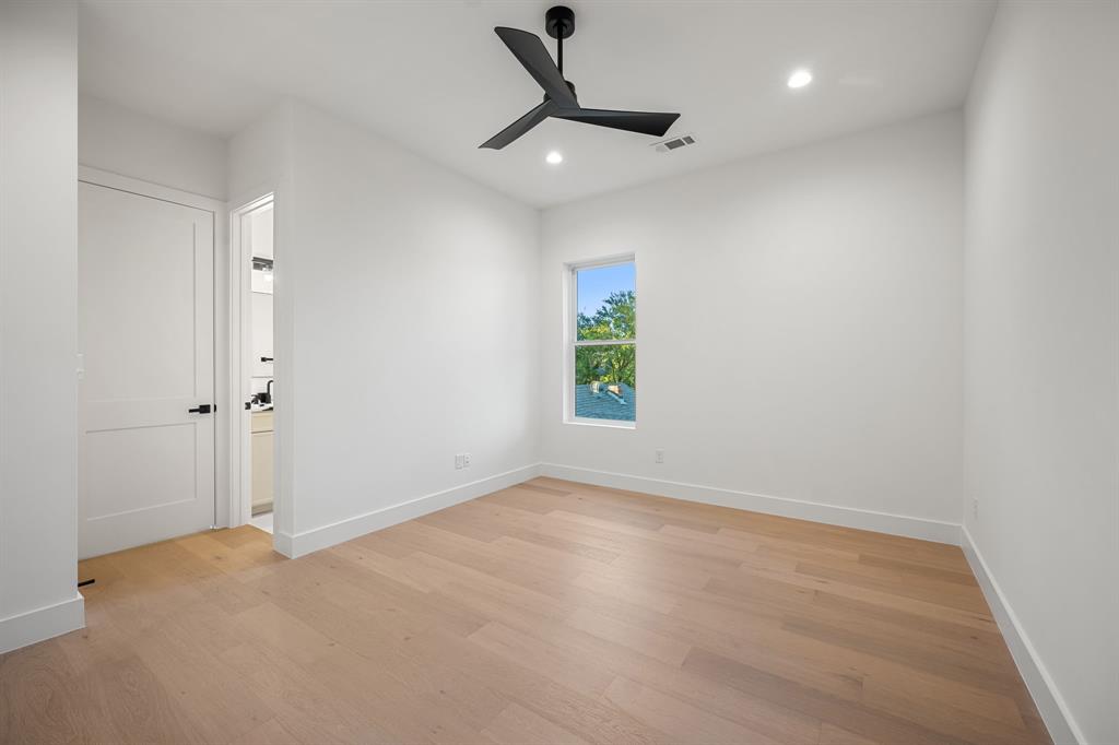 8902 San Leandro Drive Property Photo 34