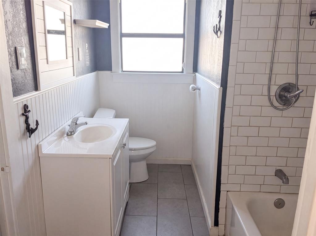 606 N Cedar Street Property Photo 14