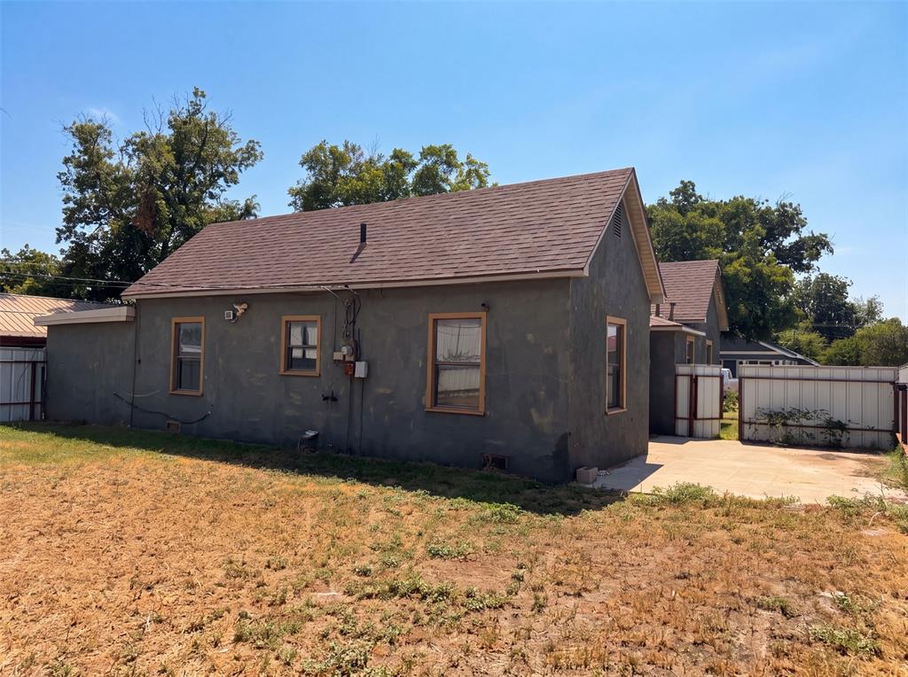 606 N Cedar Street Property Photo 18