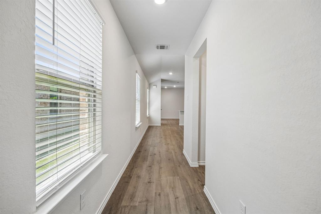 1140 Norias Drive Property Photo 3