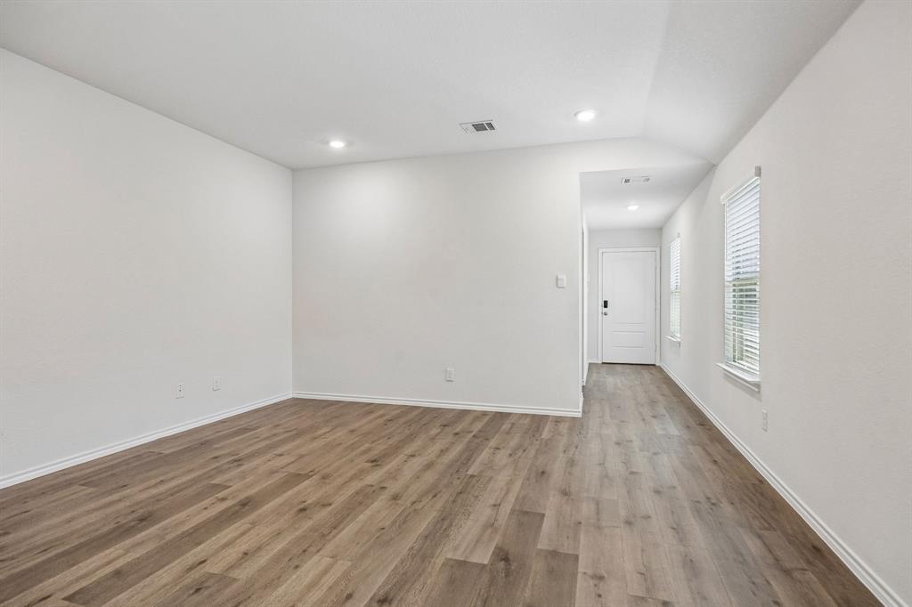 1140 Norias Drive Property Photo 10