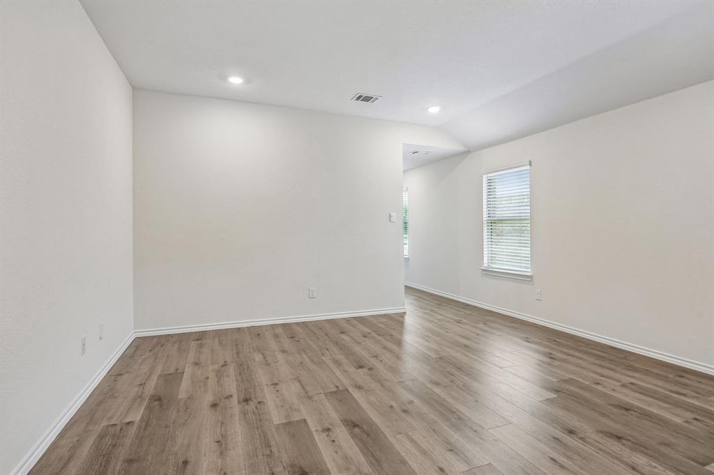 1140 Norias Drive Property Photo 11
