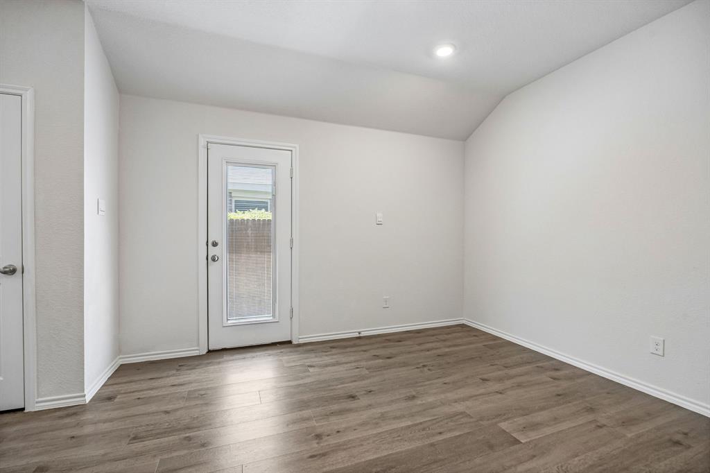 1140 Norias Drive Property Photo 12