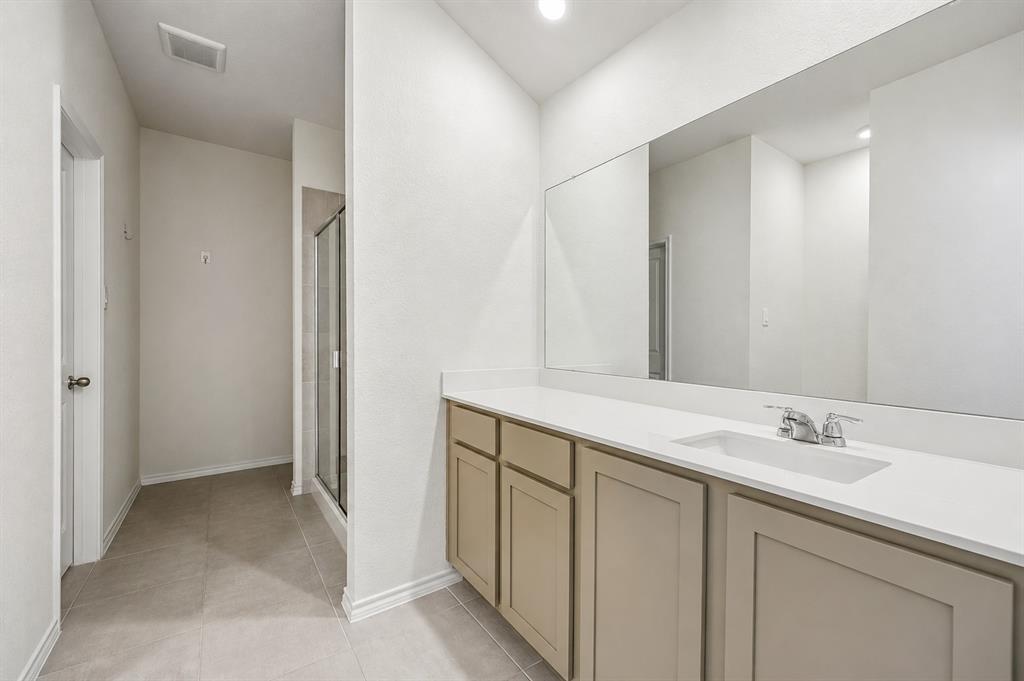 1140 Norias Drive Property Photo 17