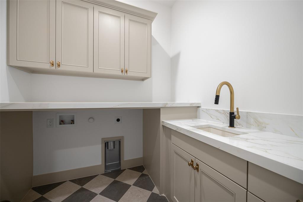 6453 Bob O Link Drive Property Photo 17
