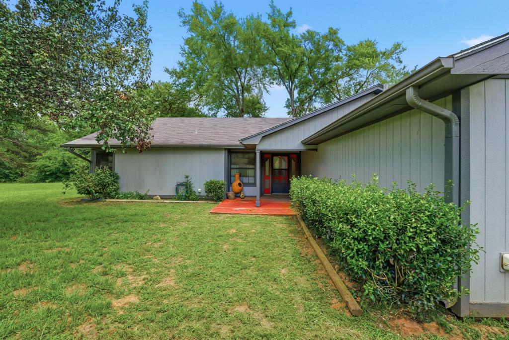6146 County Road 334 Property Photo 5