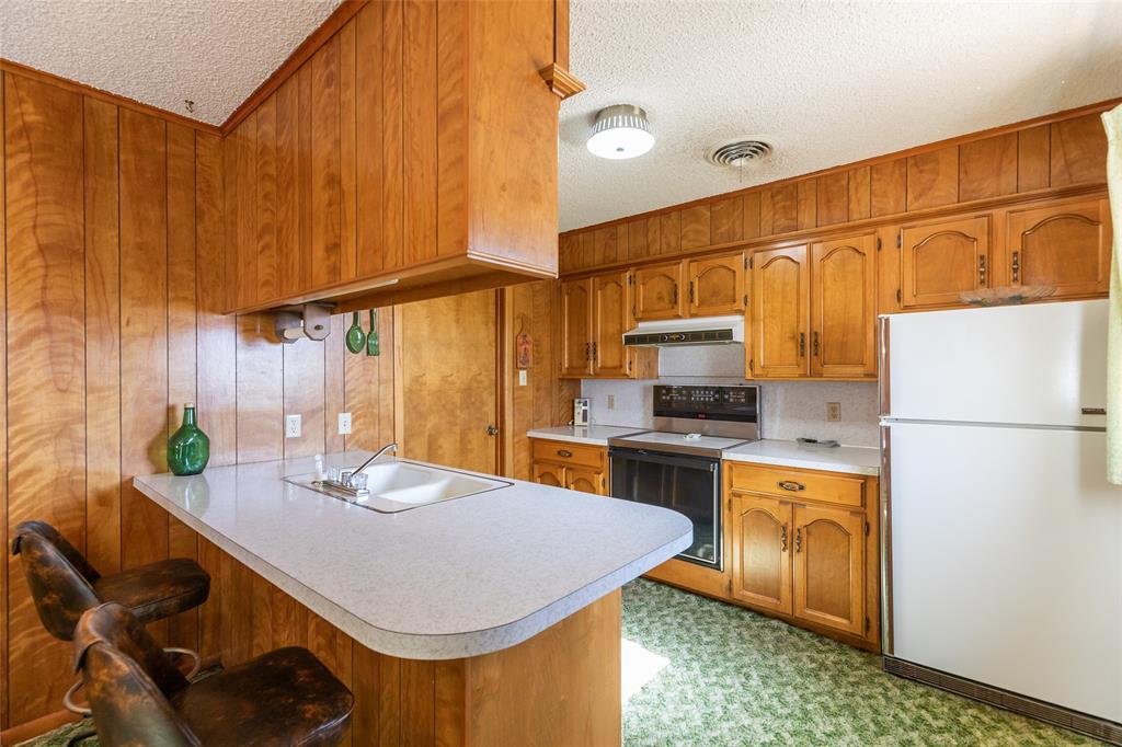 110 Cherry Property Photo 3