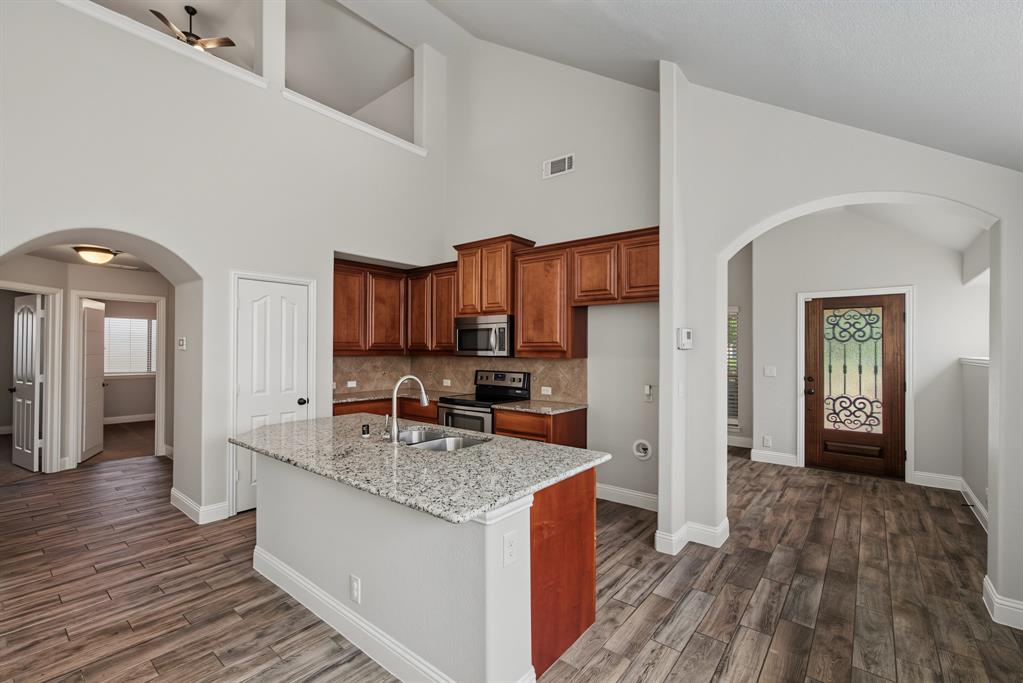 813 Andrews Court Property Photo 4