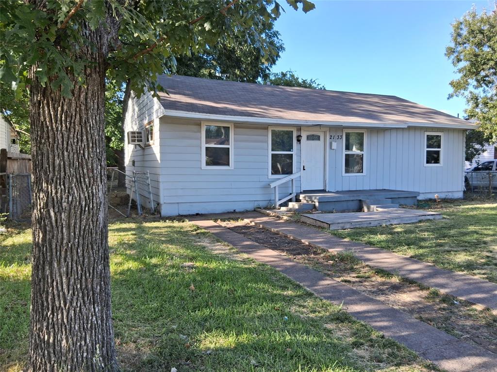 2133 Glenfield Avenue Property Photo 1