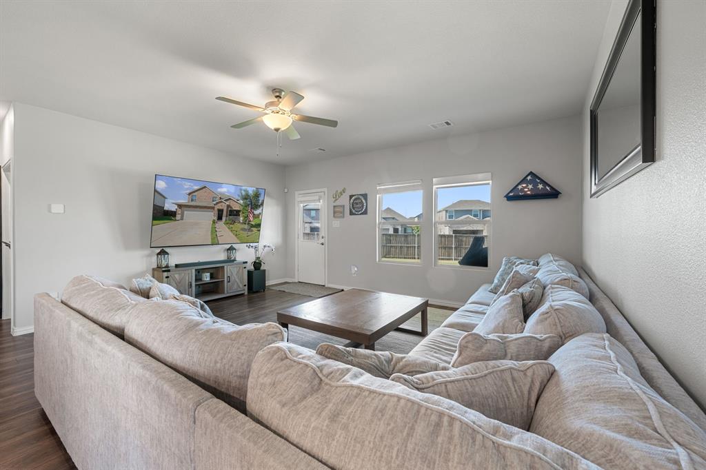 7175 Rolling Waters Way Property Photo 13