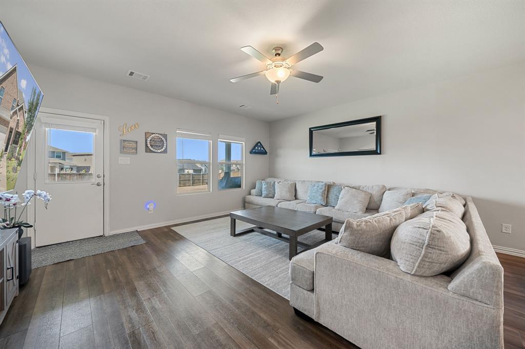 7175 Rolling Waters Way Property Photo 14