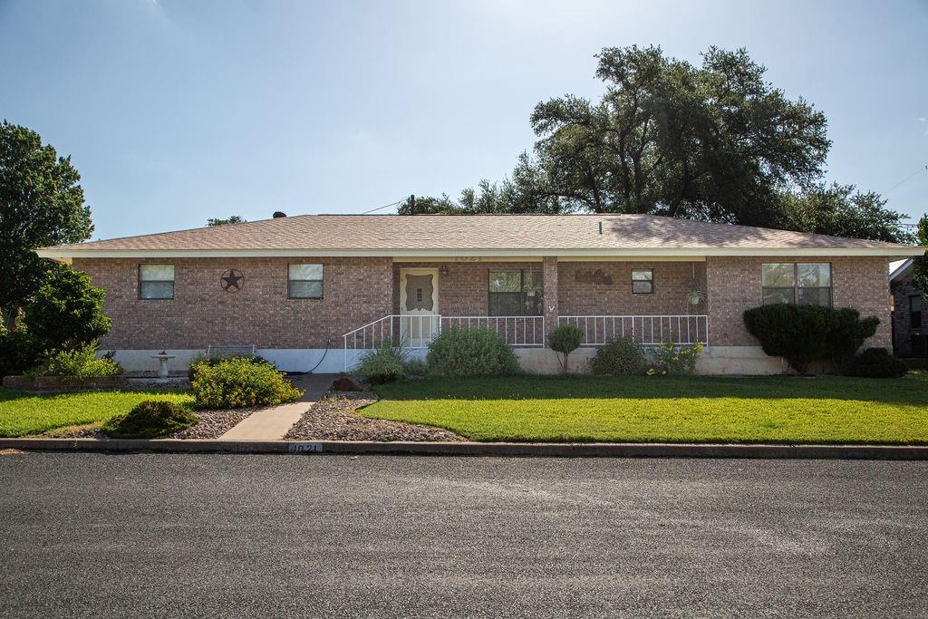 1021 Avenue B Property Photo 2