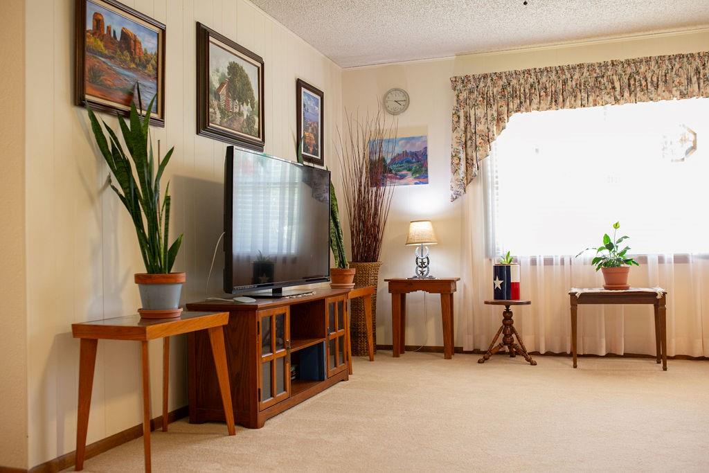 1021 Avenue B Property Photo 8