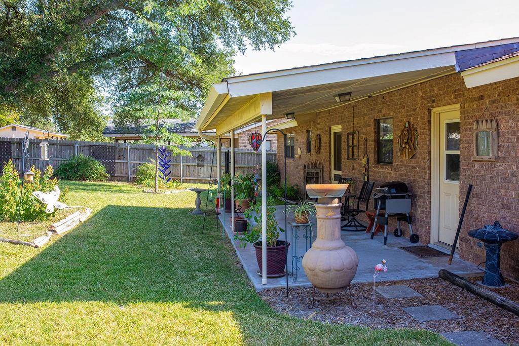 1021 Avenue B Property Photo 36