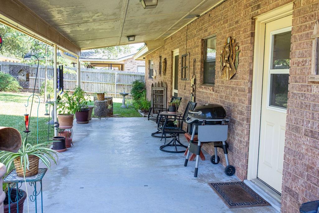 1021 Avenue B Property Photo 38