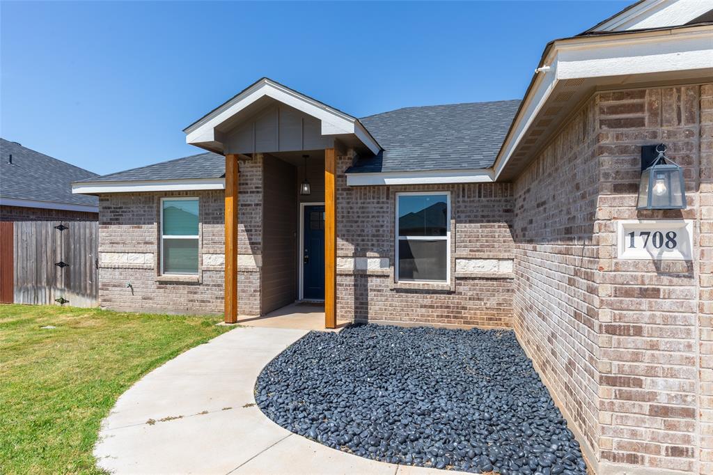 1708 Sweetwater Lane Property Photo 3