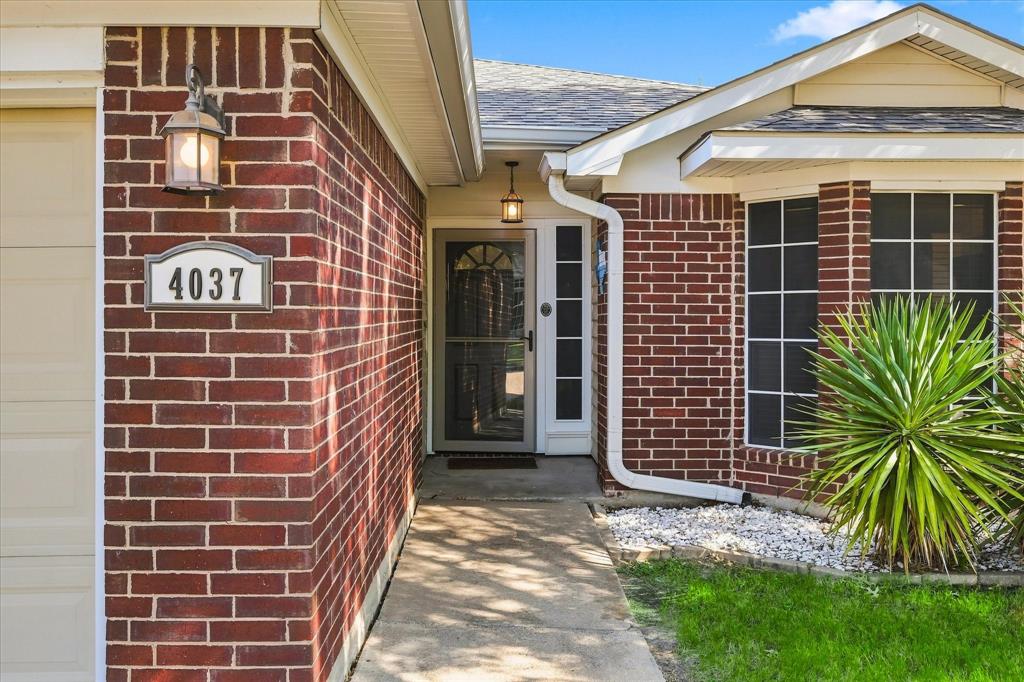 4037 Staghorn Circle Property Photo 3