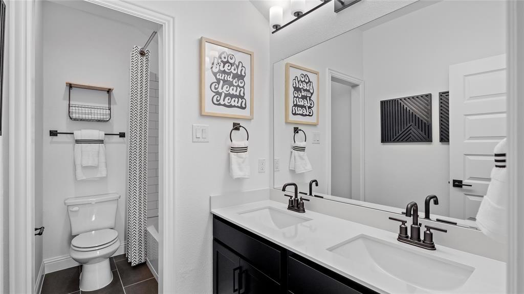 320 Caper Meadow Drive Property Photo 11