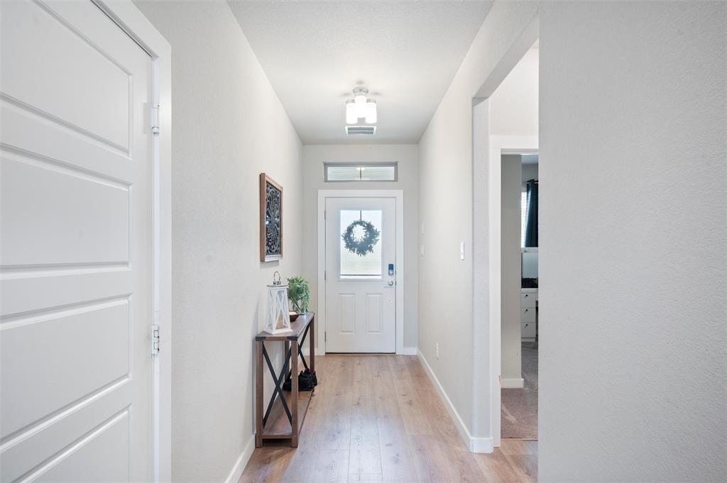 10533 Katalpa Drive Property Photo 4