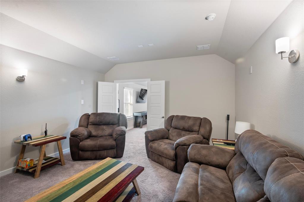 10533 Katalpa Drive Property Photo 25