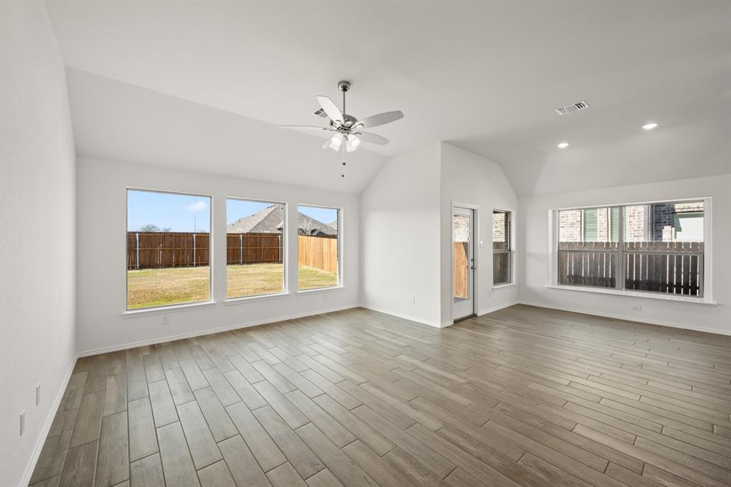 4553 Sweet Clover Lane Property Photo 3
