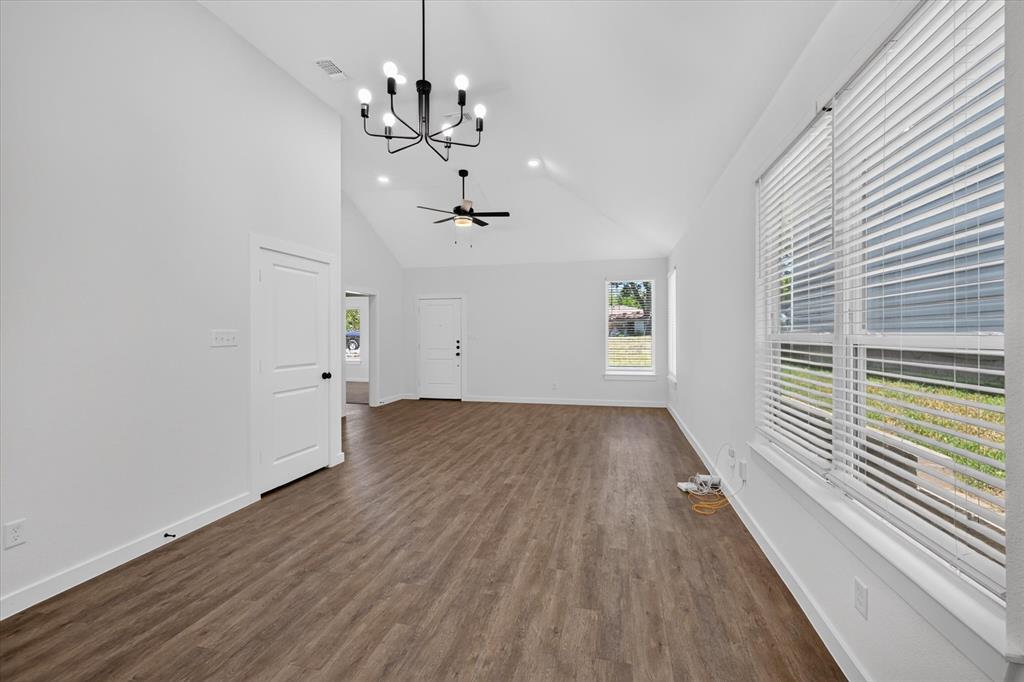 610 E Texas Street Property Photo 11