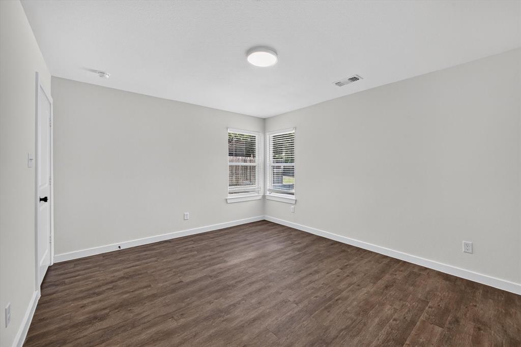 610 E Texas Street Property Photo 13