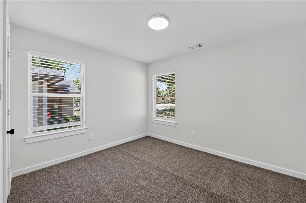 610 E Texas Street Property Photo 17