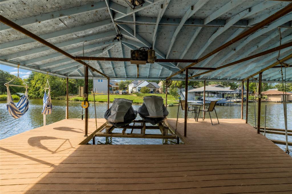 114 Seminole Drive Property Photo 9
