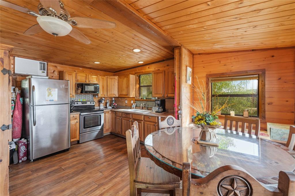 9486 Coppic Ranch Road Property Photo 11