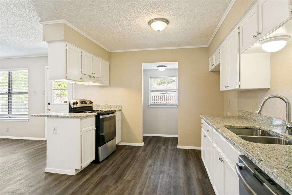 3008 Highgate Lane Property Photo 6