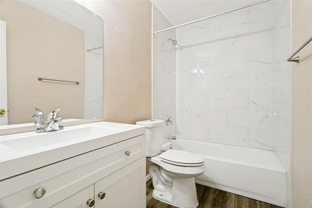 3008 Highgate Lane Property Photo 17