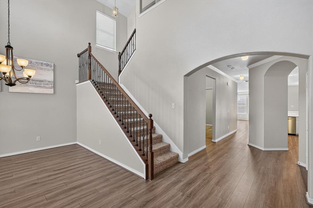 711 Lariat Lane Property Photo 7