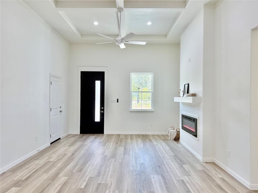 5555 Mercedes Circle Property Photo 4